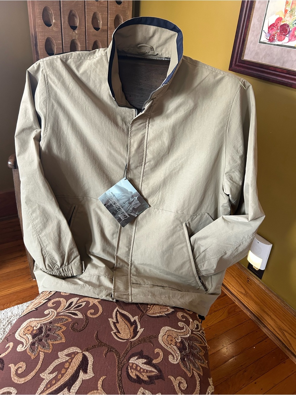 Men’s NWT lightweight lined jacket with standup collar